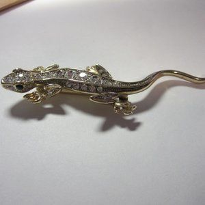 EUC-Beautiful Rhinestone, green-eye Gecko Brooch